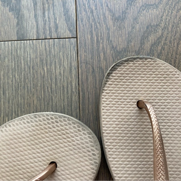 BEIGE HAVAIANAS FLIP FLOPS SANDALS - Picture 2 of 3